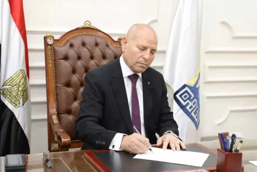 محافظ القاهرة يصدر حركة تنقلات محدودة بين رؤساء الأحياء للاستفادة من الكفاءات