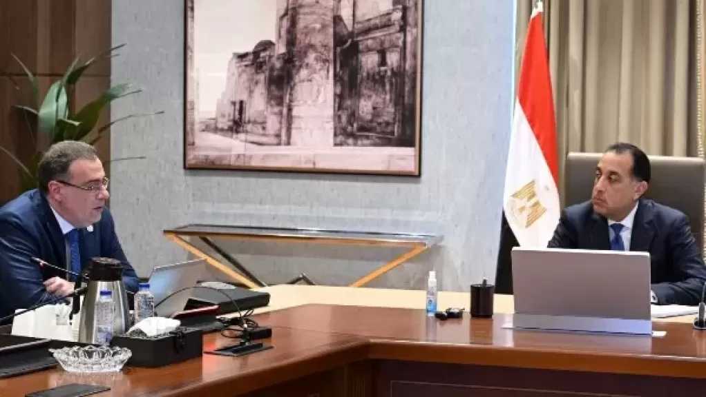 مدبولي: تطوير منظومة العمل داخل الجهاز الإداري يمثل عنصرًا حاسمًا في دعم خطط التنمية