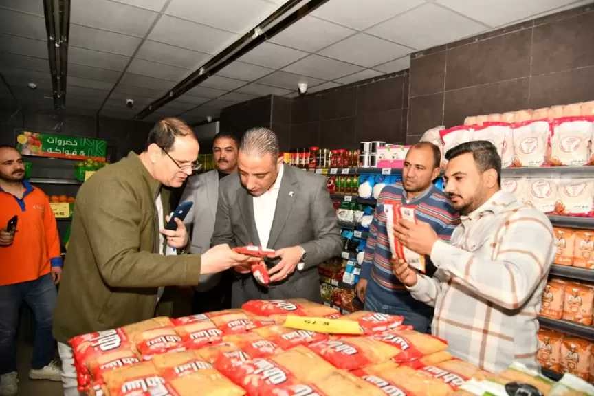 محافظ الفيوم يتابع عددًا من محال بيع الجملة وسلاسل السوبر ماركت بسنورس
