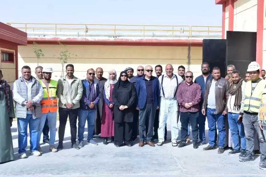 محافظ الأقصر يتابع مشروعات الصرف الصحي بأرمنت ضمن مبادرة حياة كريمة.. صور