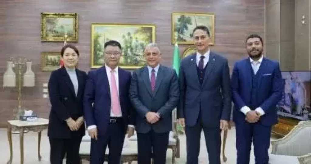 محافظ الإسماعيلية يستقبل مستثمر صيني بالمنطقة الحرة لبحث فرص التوسع الاستثماري