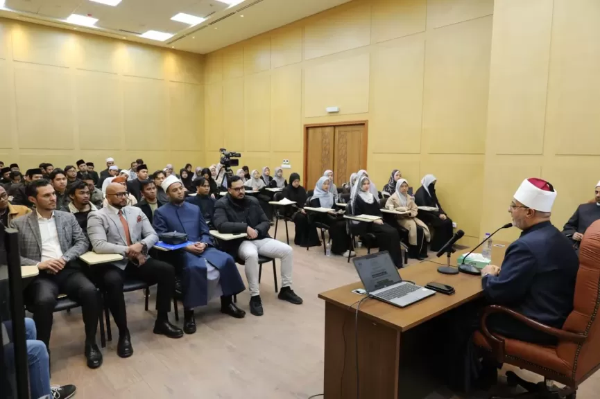 المفتي يؤكد عمق العلاقات العلمية مع إندونيسيا في ختام دورة تدريبية بدار الإفتاء| صور