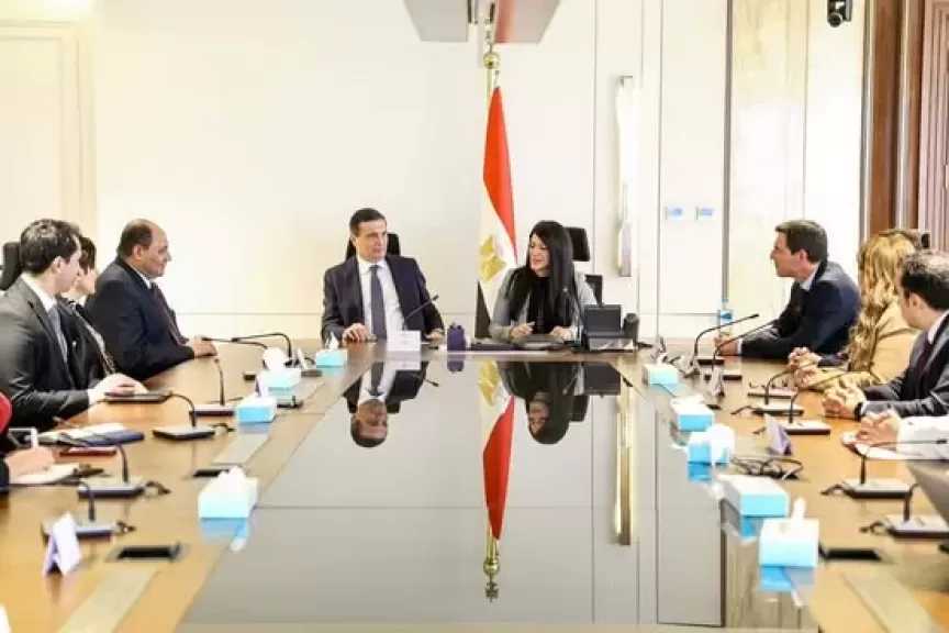 وزيرة التخطيط تُوقّع مذكرة تفاهم مع «شنايدر إلكتريك» لدفع العمل المناخي وتعزيز الأمن الغذائي