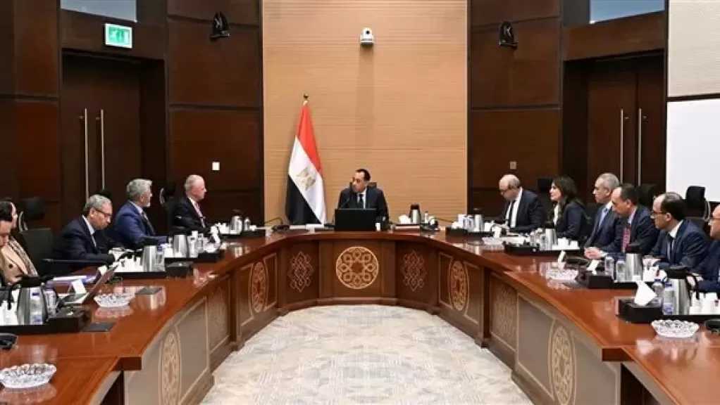 بحضور وزير الطيران.. رئيس الوزراء يلتقي رئيس شركة ”بوينج” الأمريكية