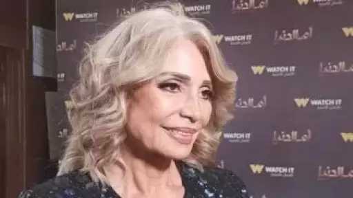 أشرف زكى: سوسن بدر أصيبت بكسر بسيط وتتواجد بالمستشفى