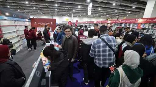 هيئة الكتاب تنفى شائعات غلق معرض القاهرة للكتاب وتؤكد انتظام الزيارة