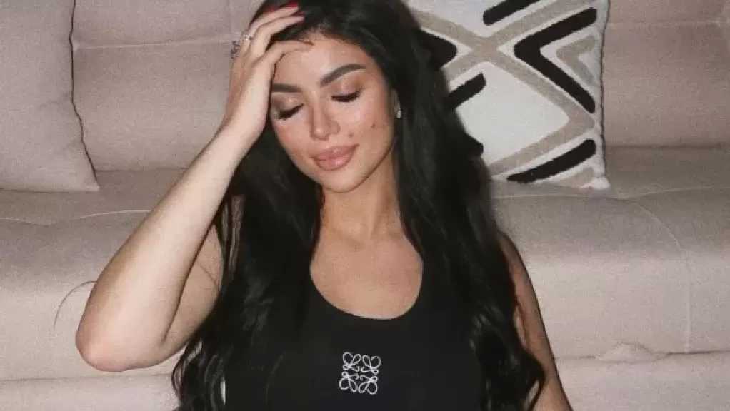 بفستان أوف شولدر.. كارولين عزمي تتألق في أحدث ظهور لها