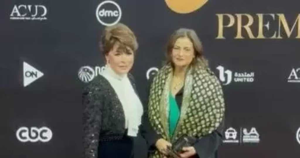 علا الشافعى وأنوشكا على ريد كاربت حفل المتحدة للخدمات الإعلامية