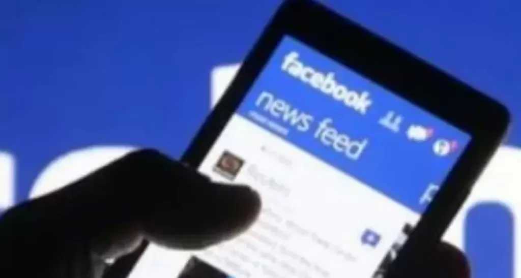 ضبط 3 طلاب بالزقازيق لإدارتهم صفحة تنشر أخبار كاذبة عن وفاة شخصيات عامة