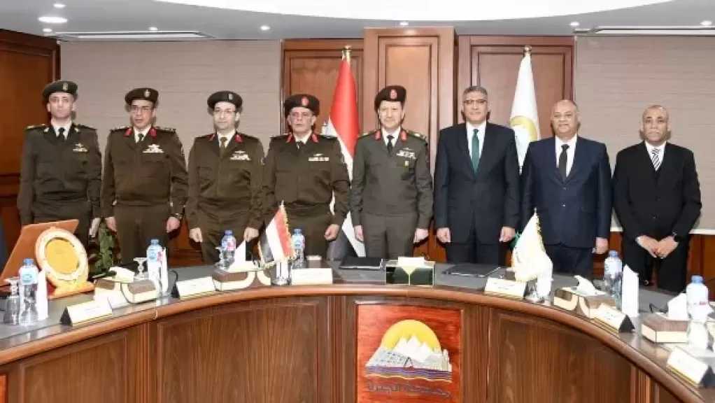 القوات المسلحة ومحافظة الجيزة توقعان اتفاقية لتطوير خدمات الشبكة الوطنية للطوارئ