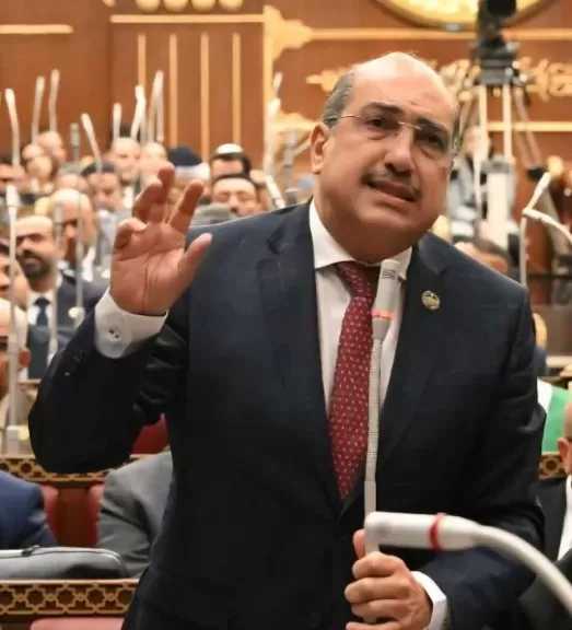 النائب إيهاب وهبة يحذر من تخريج طالب الطب بدون تدريب: لن يحقق المطلوب منه كطبيب ناجح