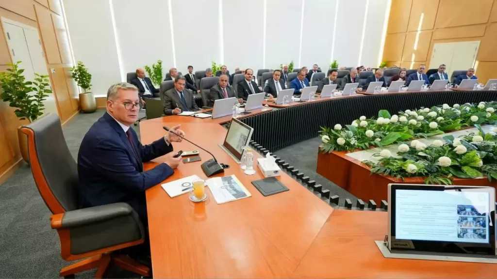 وزير البترول والثروة المعدنية يناقش مع الشركات العالمية خطة تعزيز الإنتاج والإجراءات التحفيزية للاستثمار