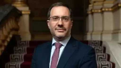 سفير بريطانيا يرحب بفتح معبر رفح ويشيد بدور مصر المحوري: خطوة جوهرية