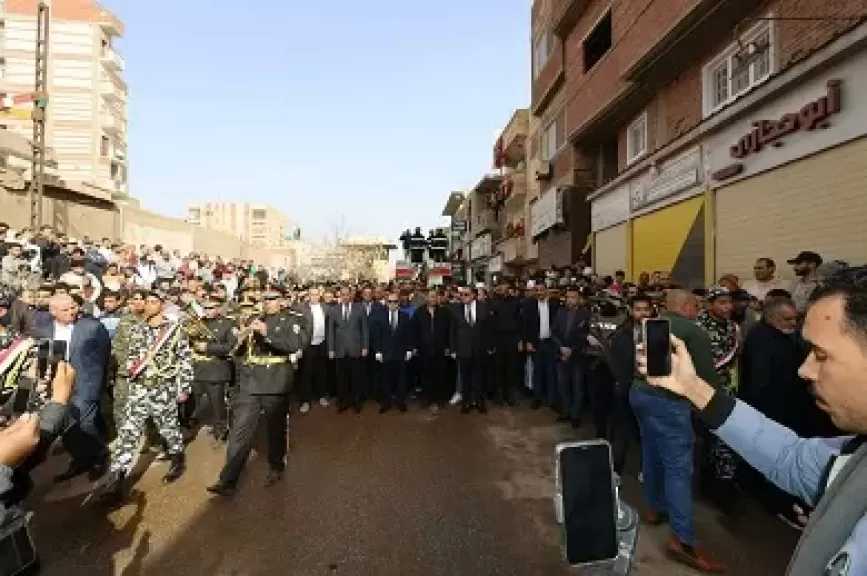 محافظ كفر الشيخ يتقدم الجنازة العسكرية لمعاون مباحث مركز شرطة الحامول في بيلا