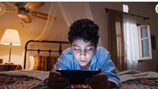 الحملة القومية للتوعية بمفاهيم العمل.. الموبايل مش بيسلّي الطفل| فيديو