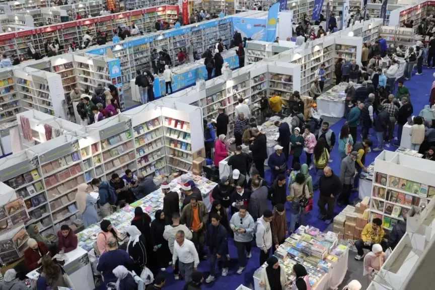 معرض القاهرة الدولي للكتاب يقترب من 6 ملايين زائر ويحقق رقمًا قياسيًا غير مسبوق خلال دوراته الـ56 الماضية
