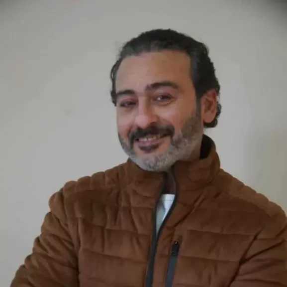 الفنان أحمد عزمي: «حكاية نرجس» قصة حقيقية.. والعمل إنساني وصعب جدًا