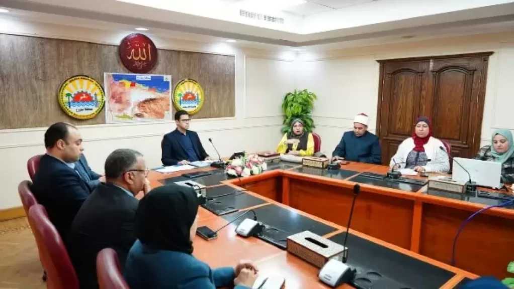 نائب محافظ مطروح يناقش آليات تنفيذ مبادرة ”أنا متعلم مدى الحياة”
