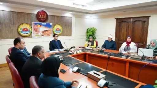 نائب محافظ مطروح يناقش آليات تنفيذ مبادرة ”أنا متعلم مدى الحياة”