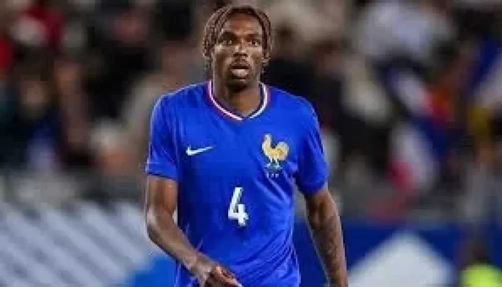 ليفربول يتعاقد مع المدافع الفرنسي جيريمي جاكيه بعقد طويل الأمد