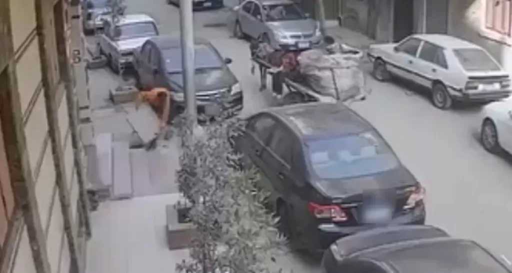 سرقة غطاء صرف صحي بأسيوط تقود للقبض على عصابة خردة