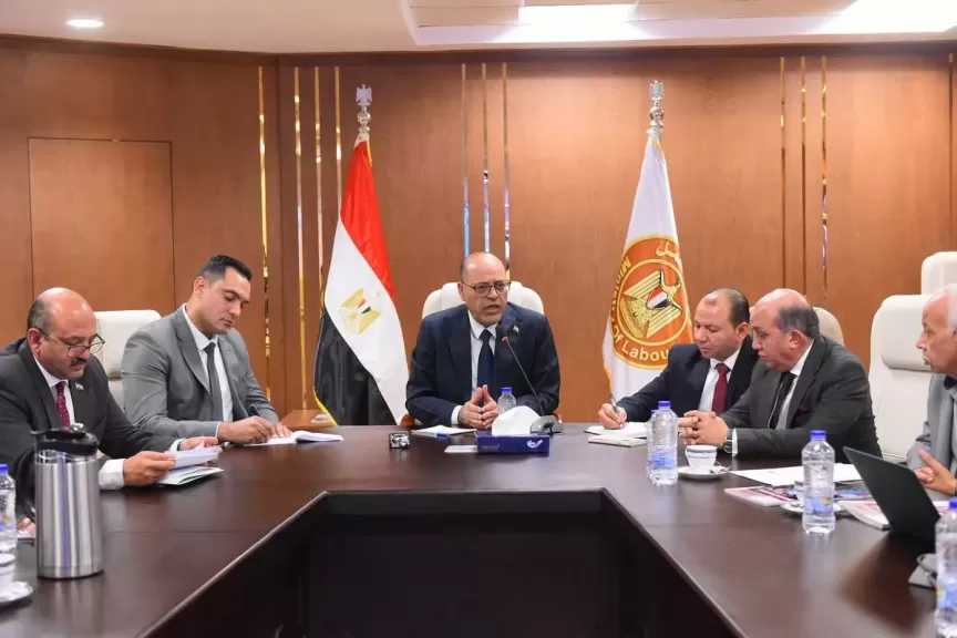 وزير العمل يعقد اجتماعاً تنسيقياً للمنظمات النقابية العمالية استعداداً للانتخابات النقابية 2026-2030