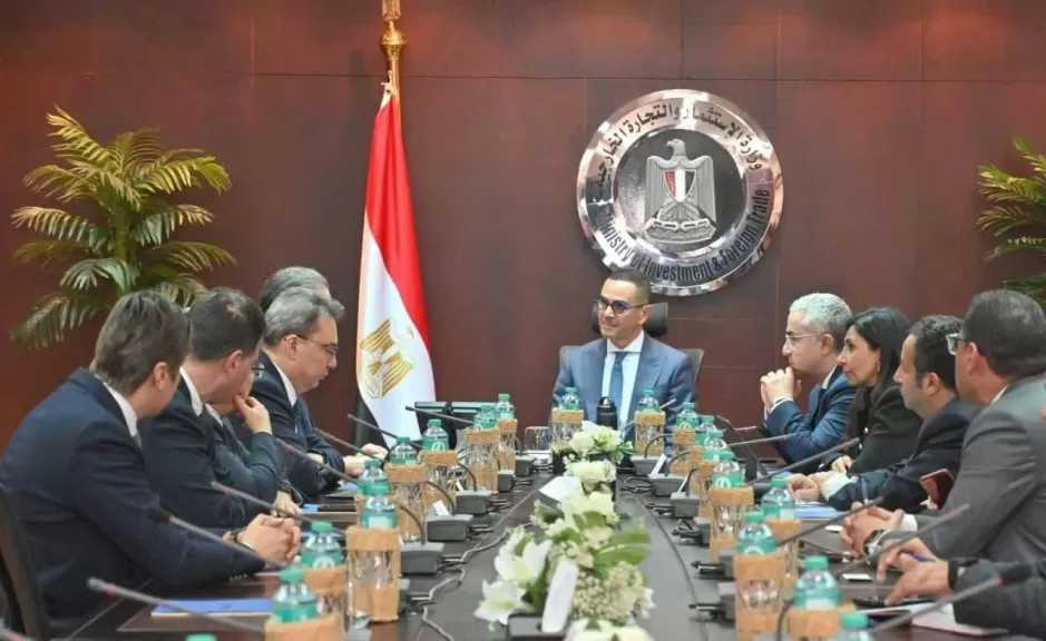 وزير الاستثمار يستعرض مع مسؤولي مجموعة ”إكزاشيباشي” التركية فرص ومقومات الاستثمار في السوق المصري في قطاع مواد البناء