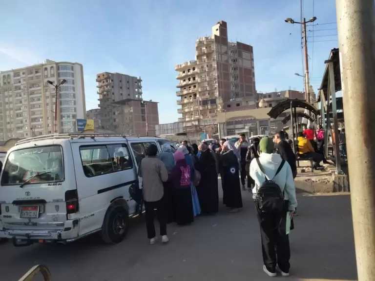 حملات مرورية موسعة تسفر عن تحرير 732 مخالفة لمواقف عشوائية