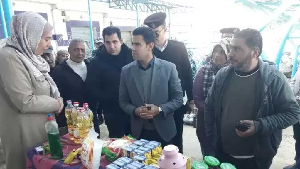 نائب محافظ مطروح يتابع انتظام الباعة داخل السوق العمومي بعد تطويره