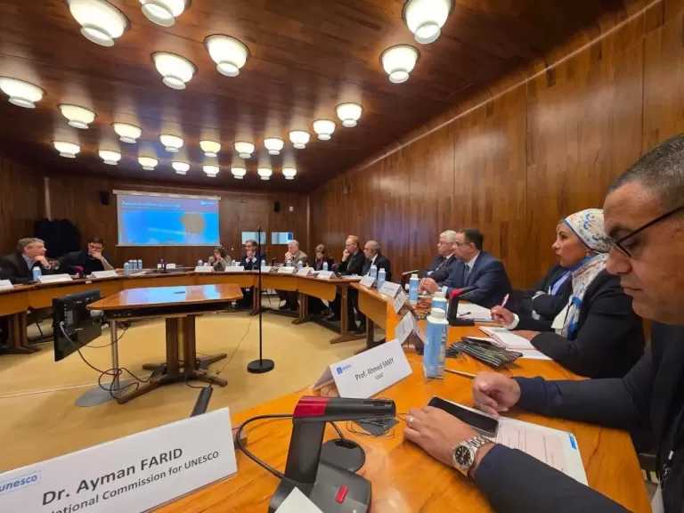 وزير التعليم العالي يعقد اجتماعًا لتعميق فرص التعاون بين الجامعة الدولية للعلوم والفنون والتكنولوجيا والشركاء الاستراتيجين بمنظمة اليونسكو