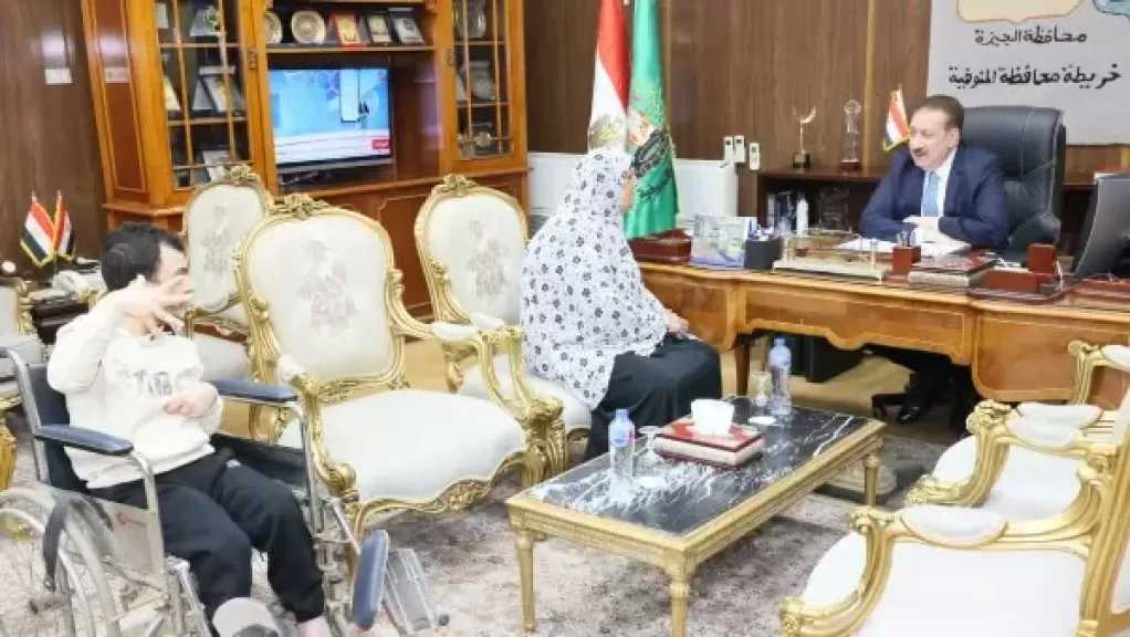 محافظ المنوفية يسلم مساعدات لـــ 80 حالة إنسانية بقيمة 700 ألف جنيه