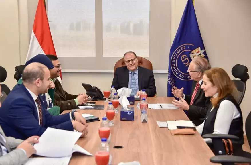 رئيس هيئة الدواء المصرية يبحث مع ممثلي شركة «إيبيكو» تعزيز التعاون وتوطين الصناعات الدوائية المتطورة