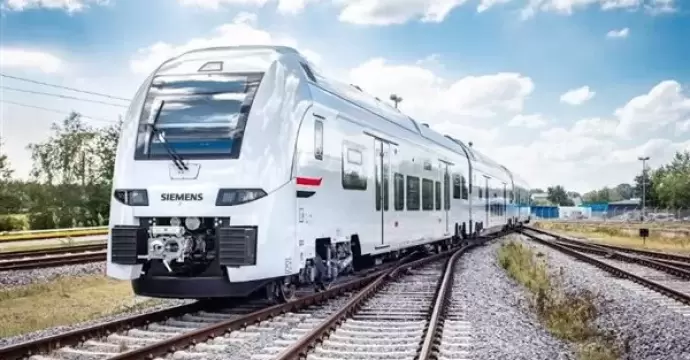 السكك الحديدية: نعمل حاليا على إنتاج 210 عربات بضائع لصالح القطار الكهربائي السريع