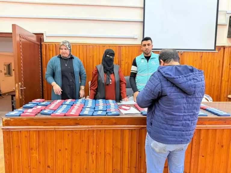 صناع الخير توزع نظارات طبية على الحالات المستحقة مجانا ببورسعيد