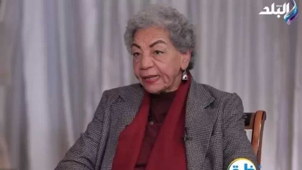 سلوى بكر: سيدات مصر أسقطن مرشد الإخوان.. والخطاب الديني المتخلف حاول تحويلها لـ”آلة إنجاب”