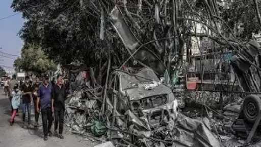 الاحتلال يواصل خروقاته: قصف جوي ومدفعي وعمليات نسف بمناطق عدة في غزة