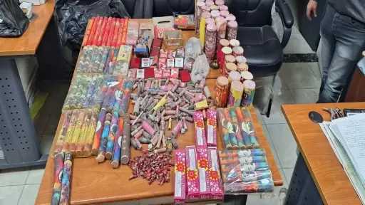 مصادرة 2375 صاروخ ألعاب نارية معروضة للبيع في الغربية