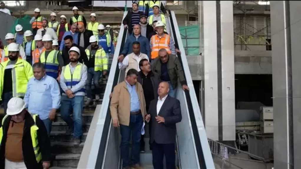 وزير الصناعة والنقل يتفقد تقدم العمل في الخط الأول من القطار الكهربائي السريع