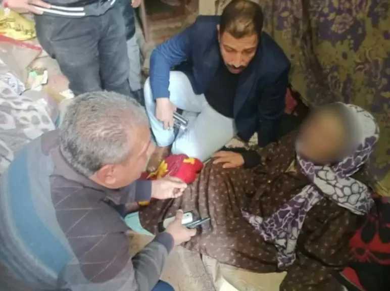 محافظ الشرقية يوجه بتوفير سرير وبعض المستلزمات لسيدة مسنة في قرية بهنباي