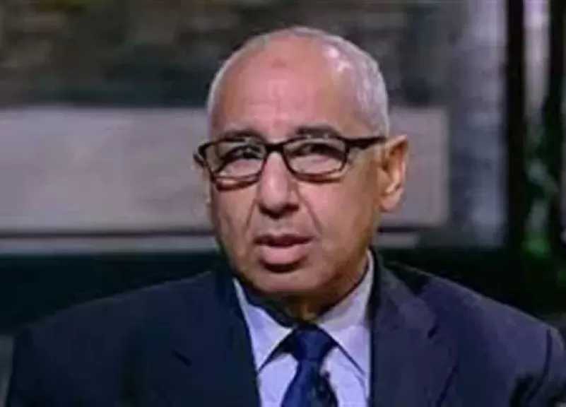 د. على عوف: هيئة الدواء تصعّد القيود على الأدوية البيطرية.. قرارات بلا جدوى اقتصادية تهدد الصناعة الوطنية