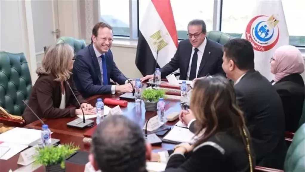 وزير الصحة يبحث مع السفير الإسباني سبل الاستفادة من التجربة الإسبانية في زراعة الأعضاء