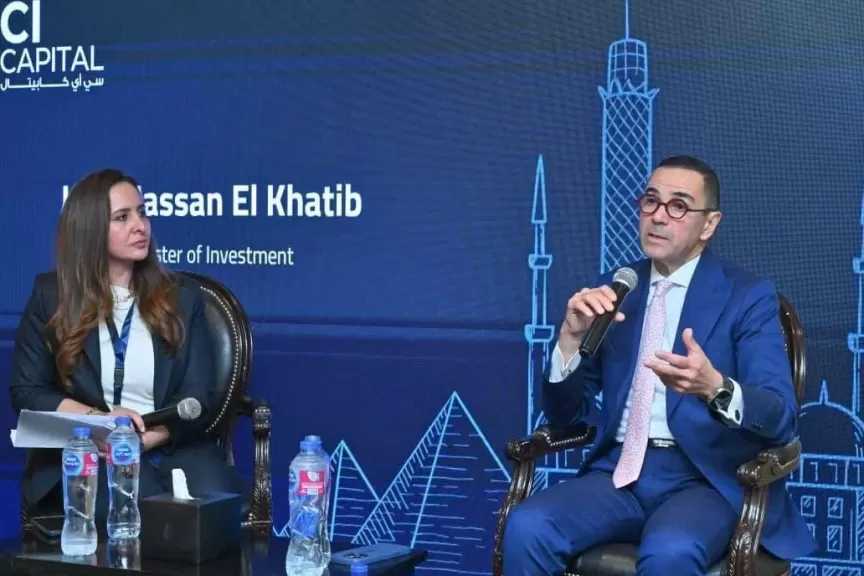 الخطيب: استقرار السياسة النقدية وحرية حركة رؤوس الأموال يعززان ثقة المستثمرين في السوق المصري