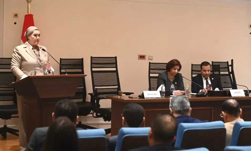 رئيسة المجلس القومي للطفولة والأمومة تستعرض التوصيات الاستراتيجية لحماية الأطفال في الفضاء الرقمي