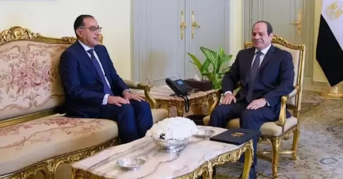 الرئيس السيسي يجري تشاورات مع مدبولي بشأن تعديل وزاري شامل للحكومة