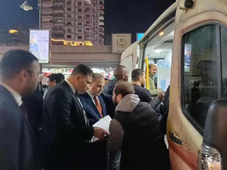 ”التنمية المحلية”: غلق 152 محلا غير مرخص والبدء فى تقنين أوضاع 144 بالقاهرة| صور