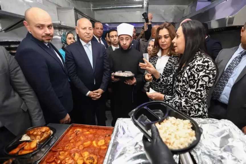 وزراء التضامن الاجتماعي والأوقاف والتنمية المحلية ومحافظ القاهرة يفتتحون مطبخ ”المحروسة” للإطعام بمنطقة رمسيس