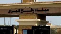 معبر رفح يستقبل دفعة جديدة من الفلسطينيين العائدين إلى قطاع غزة