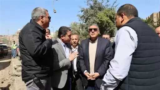 محافظ الجيزة يتفقد أعمال تطوير ورصف شارع ناهيا