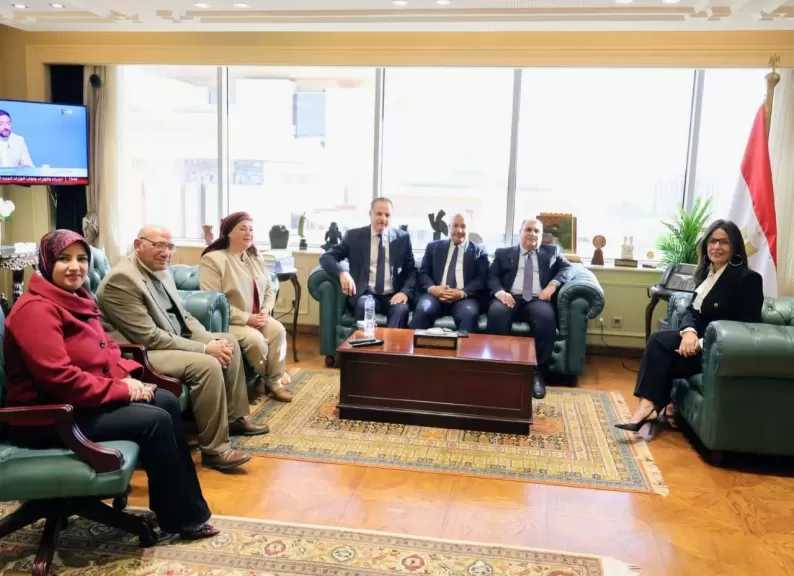 وزيرة الثقافة تلتقي قيادات الوزارة والعاملين بها بالعاصمة الجديدة