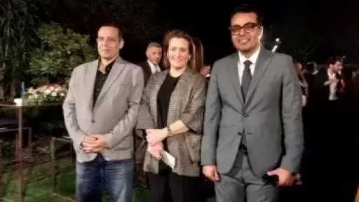 السفارة البريطانية تجمع دبلوماسيين وإعلاميين في لقاء للتشاور حول التحديات العالمية